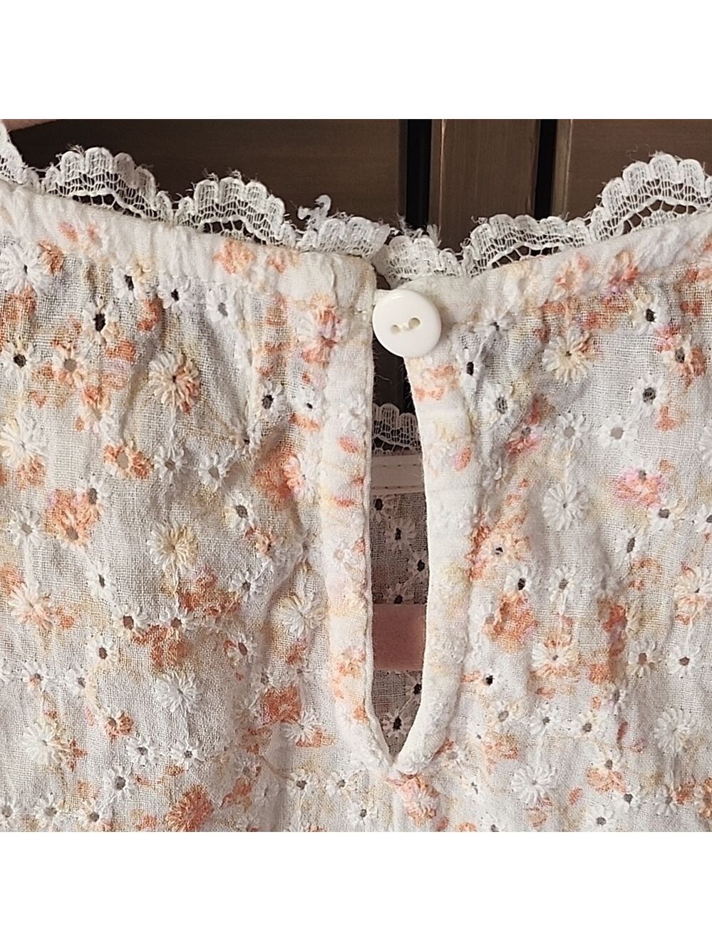 AURA Cream Lace Women's Top - Picture 7 of 9